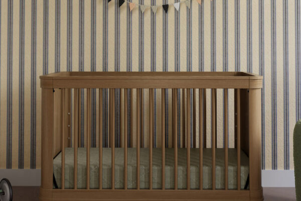 【结构设计笔记】Babyletto Crosby：把”四档槽卡 + 隐形件”做进一张成长婴儿床