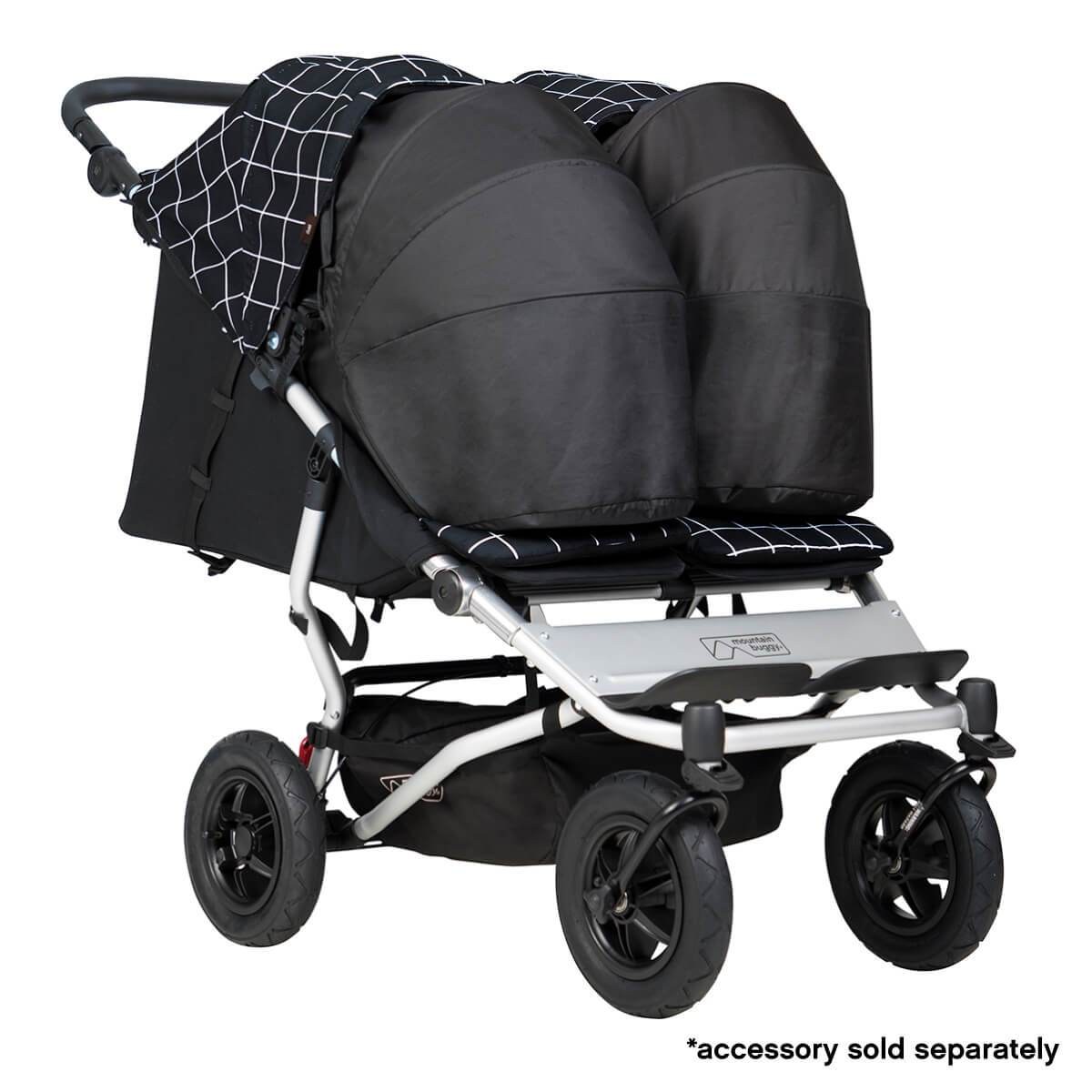 双 newborn cocoon