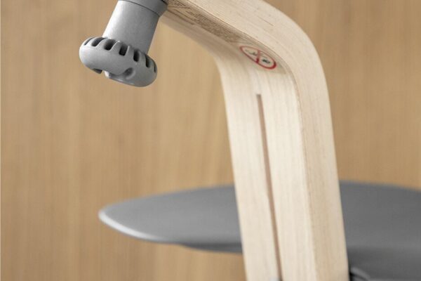 【结构设计笔记】Stokke Nomi：把「免工具生长椅」做成一个从出生坐到成人的受力框架