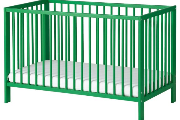 IKEA GULLIVER 婴儿床：一张用 500 毫米内深和 40 毫米缝隙，把婴幼儿睡觉这件事讲清楚的床