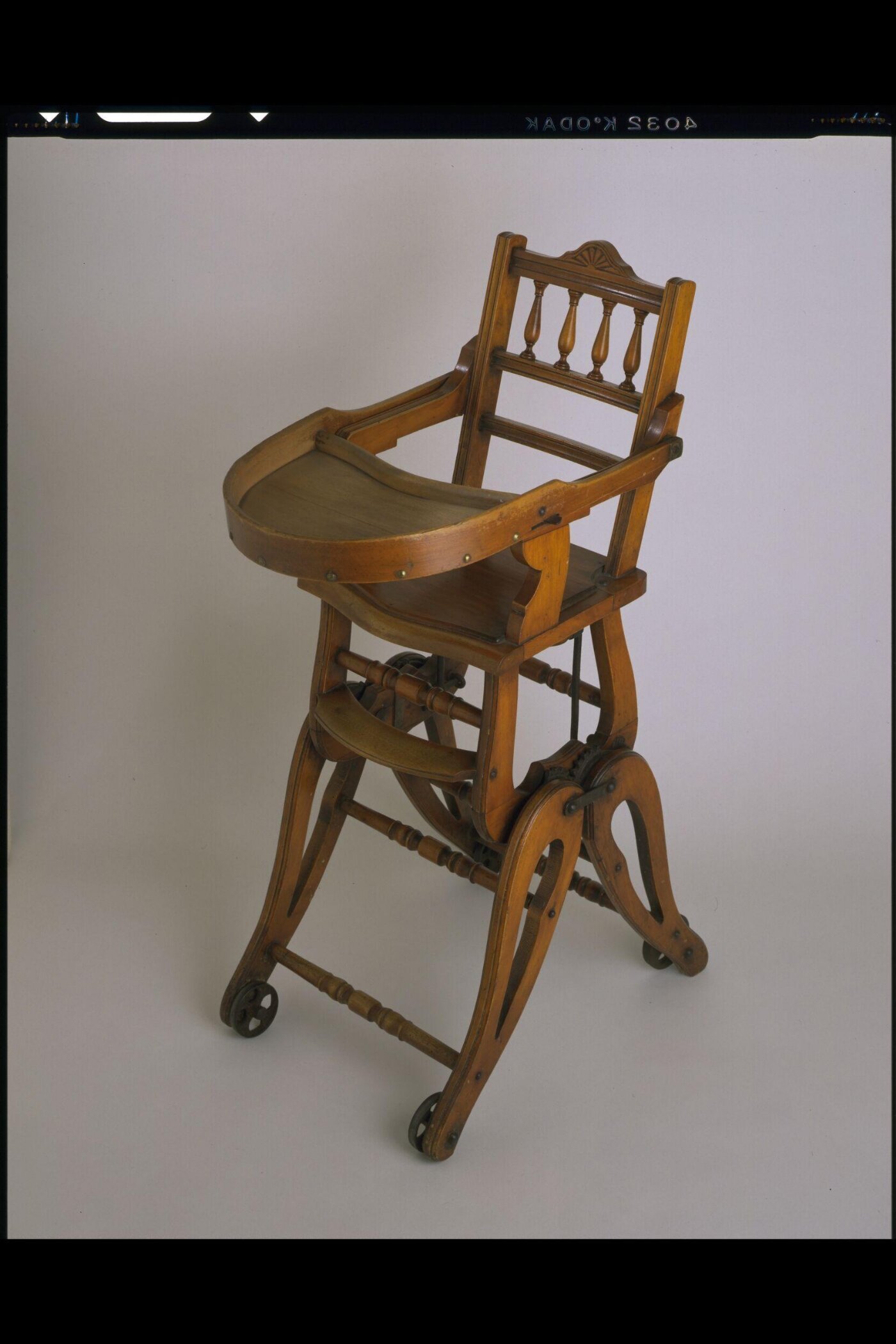英式旋木高椅（V&A MISC.45-1961）