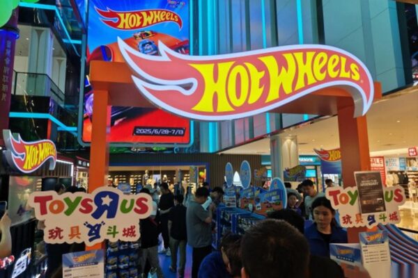 玩具反斗城时隔多年重回美国：120 家新店、Circana 上半年增长 17%，成人玩家已贡献 55% 销售额