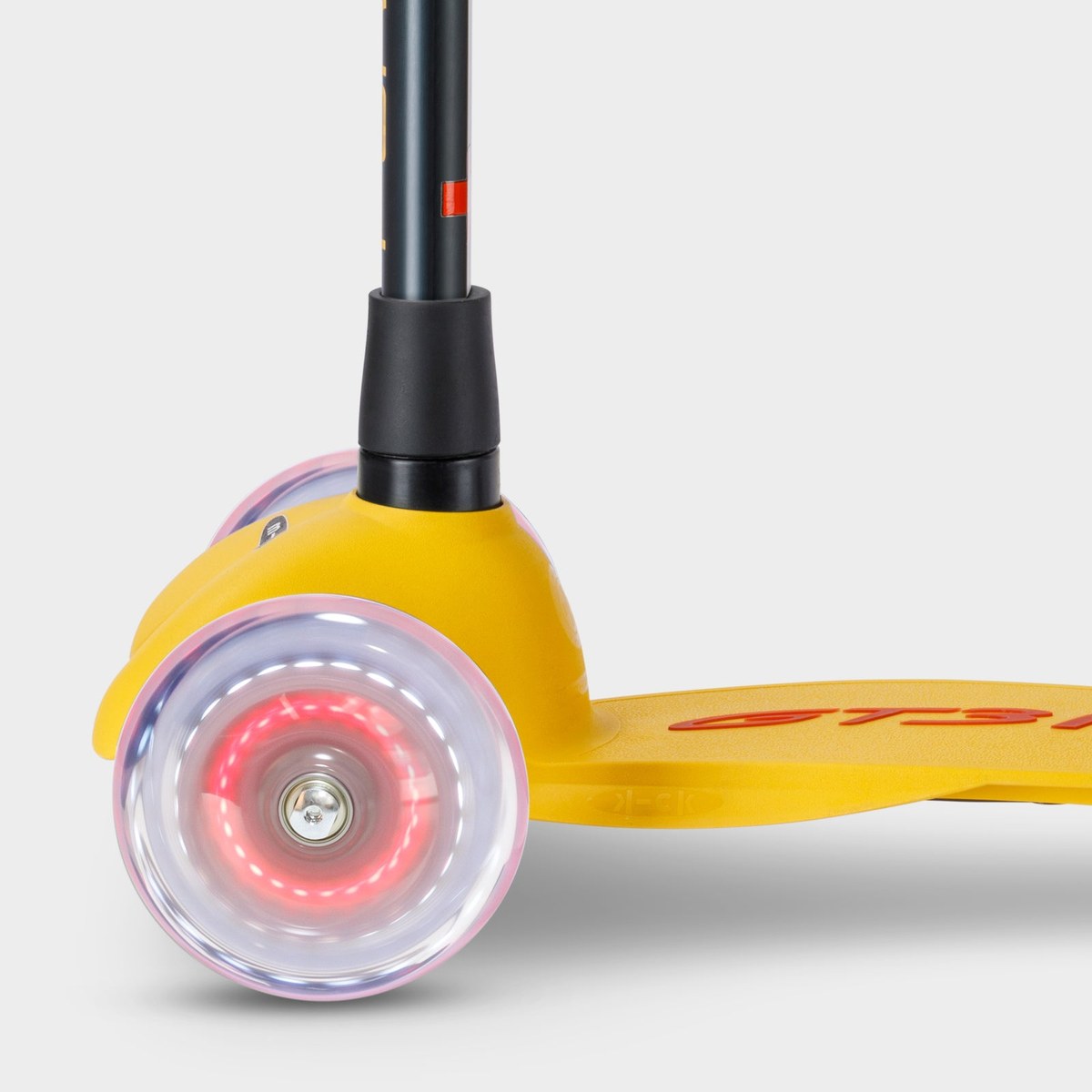 Speed Yellow 前轮 LED 官方特写
